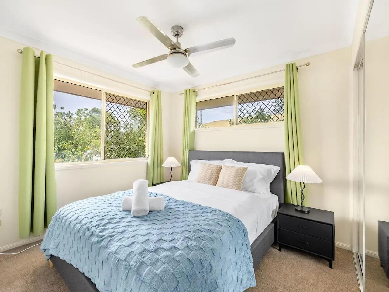 Ocean View From Balcony 5Br Home With Pool At Redcliffe Clontarf